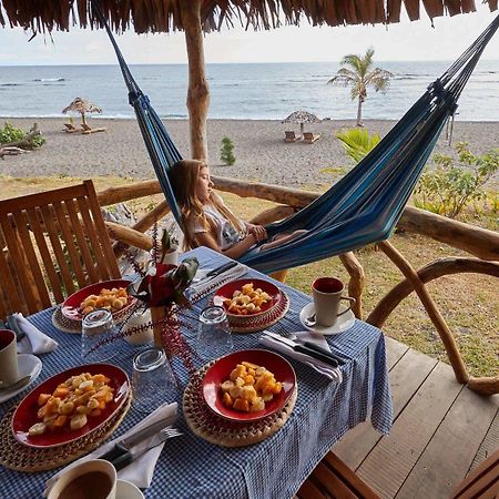 Friendly Beach Looukeureus Bagian luar foto